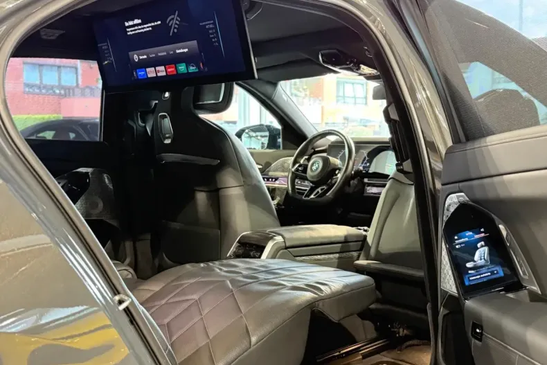 BMW i7 din 2024 cu 30.000 km - oferta BMW119048 - foto 25