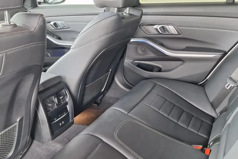 BMW 320 din 2022 cu 76.198 km - oferta BMW119056 - foto 13