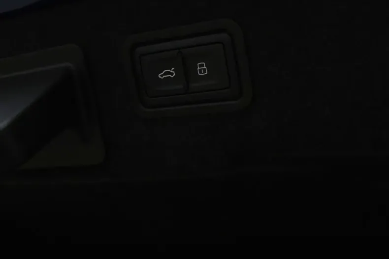 Audi A8 din 2023 cu 3.218 km - oferta AUD119061 - foto 27