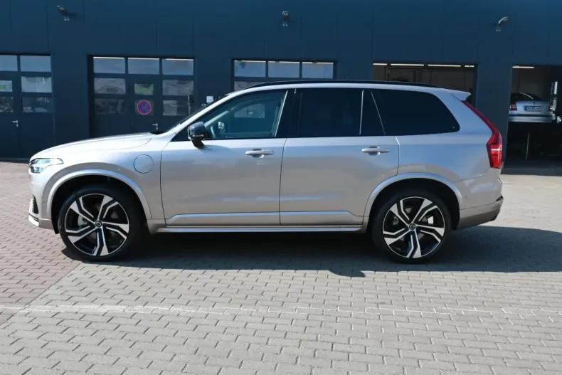 Volvo XC90 din 2024 cu 4.900 km - oferta VOL119087 - foto 3