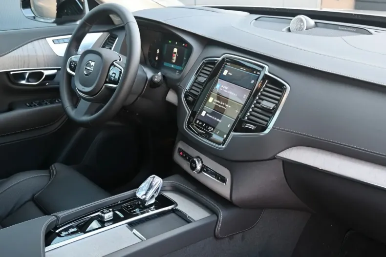 Volvo XC90 din 2024 cu 4.900 km - oferta VOL119087 - foto 11