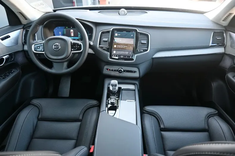 Volvo XC90 din 2024 cu 4.900 km - oferta VOL119087 - foto 15