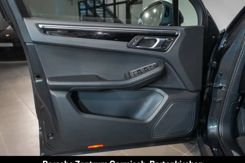 Porsche Macan din 2024 cu 12.924 km - oferta POR119089 - foto 13