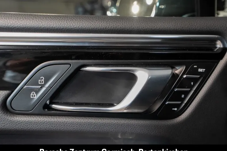 Porsche Macan din 2024 cu 12.924 km - oferta POR119089 - foto 29