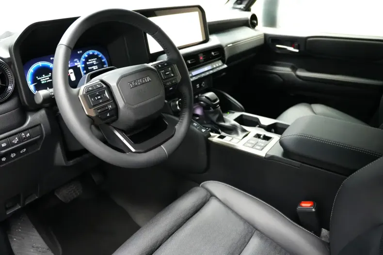 Toyota Land Cruiser din 2025 cu 2 km - oferta TOY119100 - foto 7