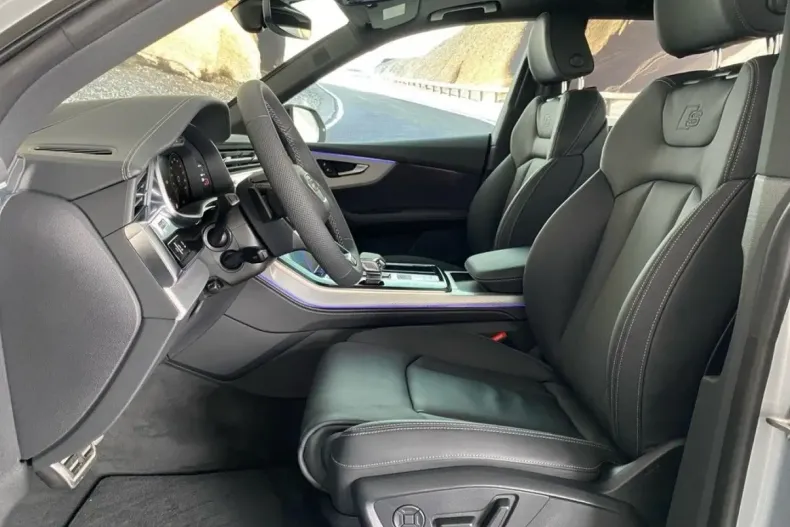 Audi Q8 din 2024 cu 23.493 km - oferta AUD119101 - foto 4