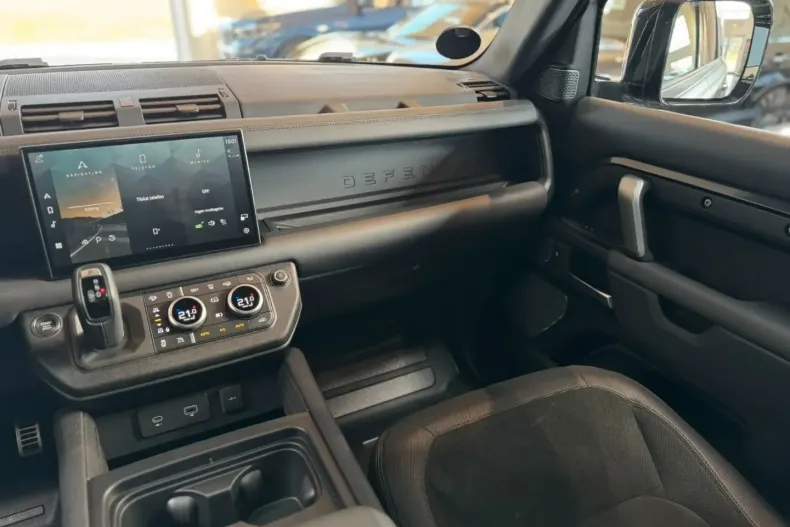 Land Rover Defender din 2023 cu 36.335 km - oferta LAN119102 - foto 11