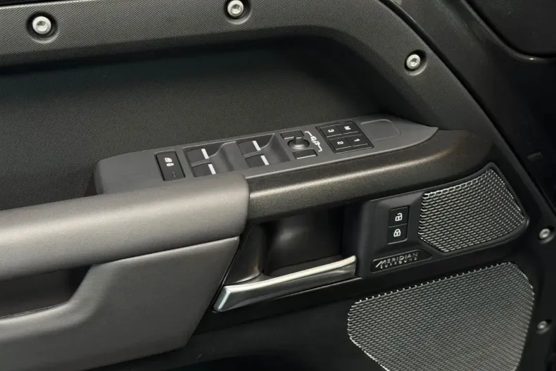 Land Rover Defender din 2023 cu 36.335 km - oferta LAN119102 - foto 15