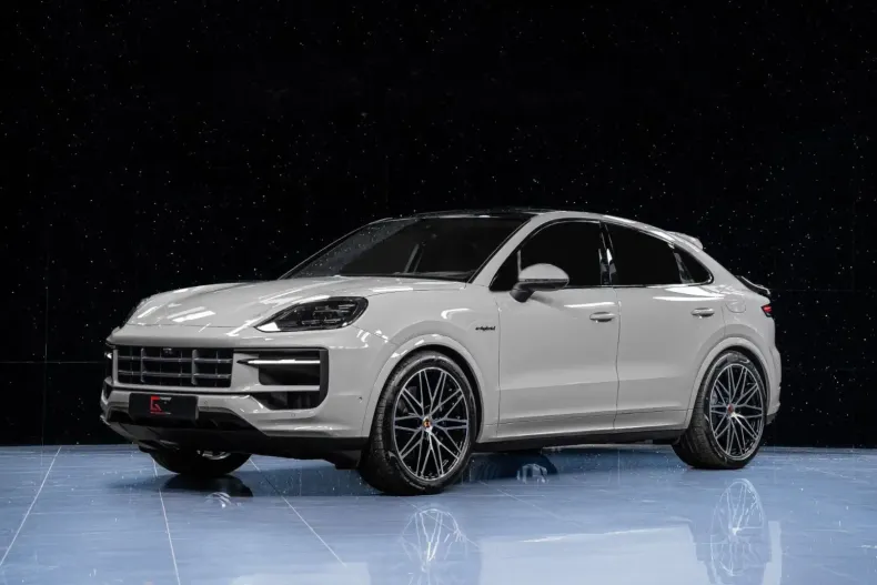 Porsche Cayenne din 2025 cu 15 km - oferta POR119107 - foto 1