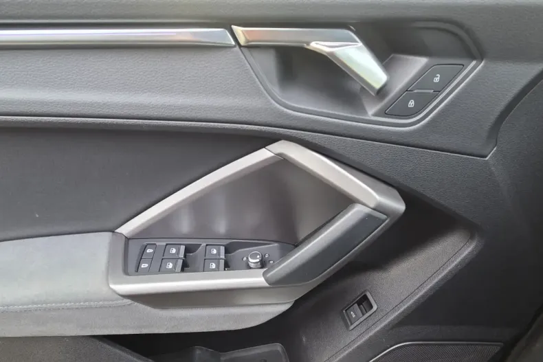 Audi Q3 din 2024 cu 12.339 km - oferta AUD119109 - foto 11