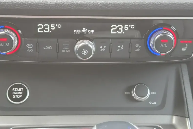 Audi Q3 din 2024 cu 12.339 km - oferta AUD119109 - foto 19