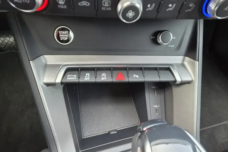 Audi Q3 din 2024 cu 12.339 km - oferta AUD119109 - foto 20