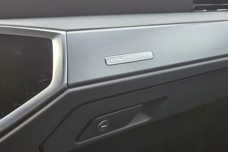 Audi Q3 din 2024 cu 12.339 km - oferta AUD119109 - foto 21