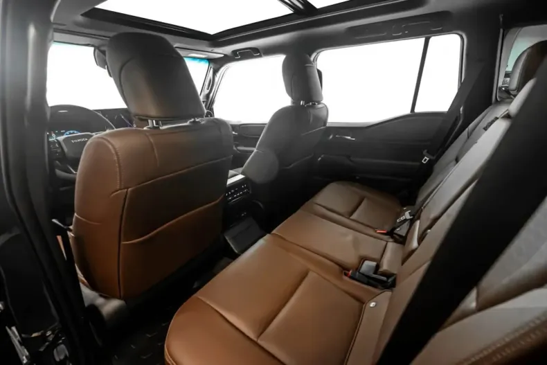Toyota Land Cruiser din 2024 cu 1.990 km - oferta TOY119120 - foto 8