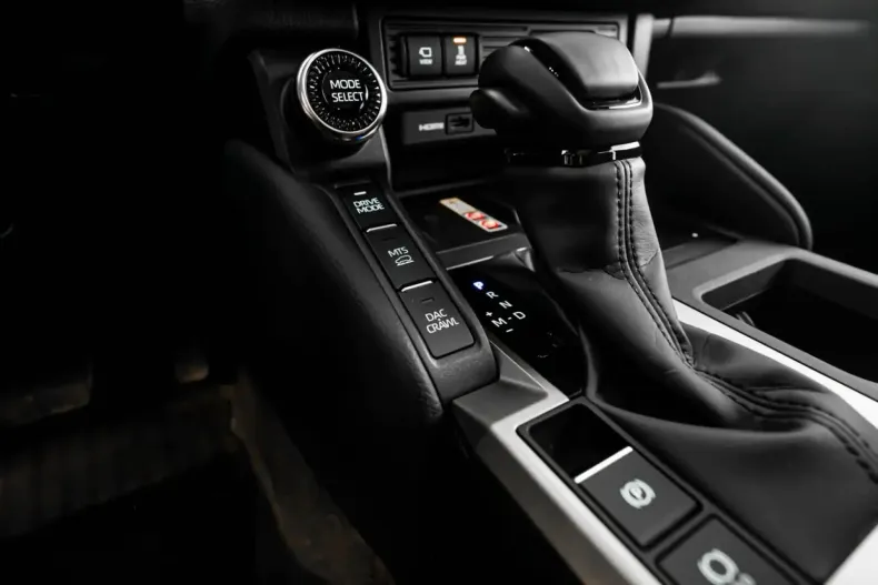 Toyota Land Cruiser din 2024 cu 1.990 km - oferta TOY119120 - foto 12