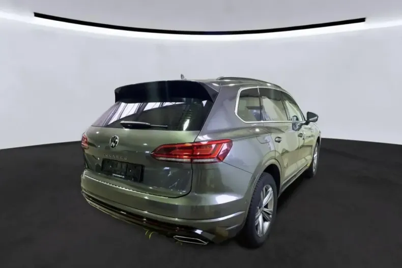 Volkswagen Touareg din 2023 cu 52.320 km - oferta VOL119147 - foto 3