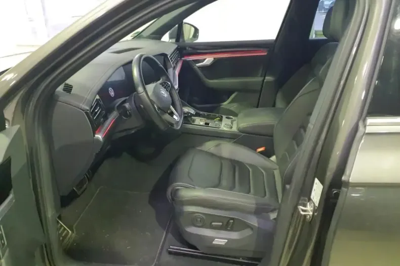 Volkswagen Touareg din 2023 cu 52.320 km - oferta VOL119147 - foto 5