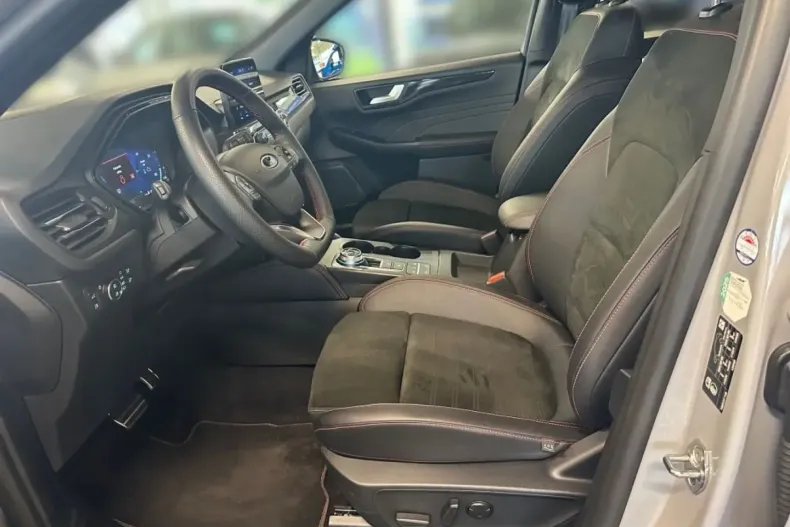 Ford Kuga din 2024 cu 42.650 km - oferta FOR119153 - foto 9