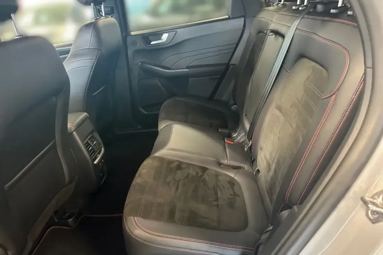 Ford Kuga din 2024 cu 42.650 km - oferta FOR119153 - foto 11