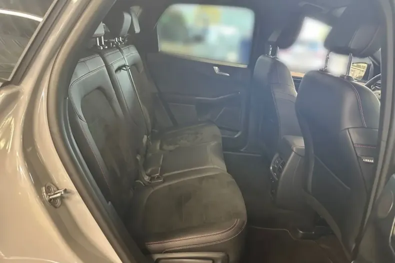 Ford Kuga din 2024 cu 42.650 km - oferta FOR119153 - foto 12