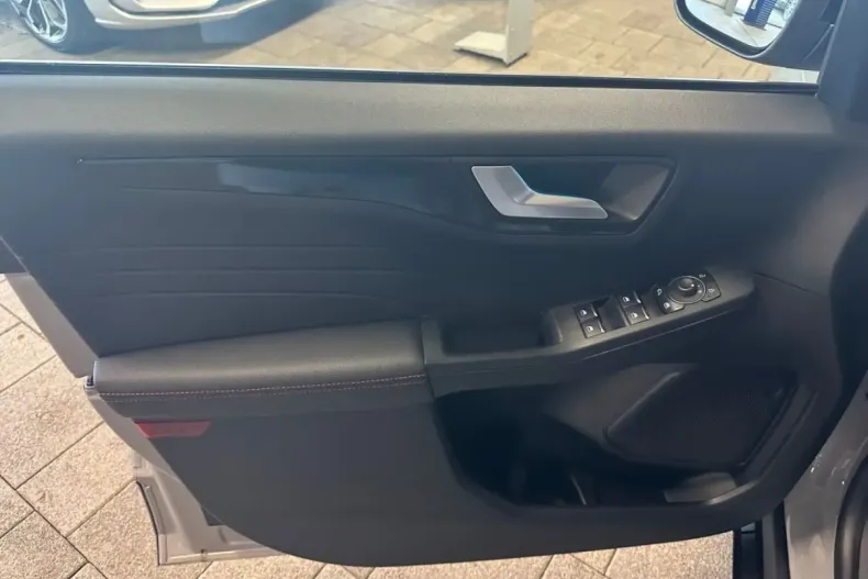 Ford Kuga din 2024 cu 42.650 km - oferta FOR119153 - foto 21