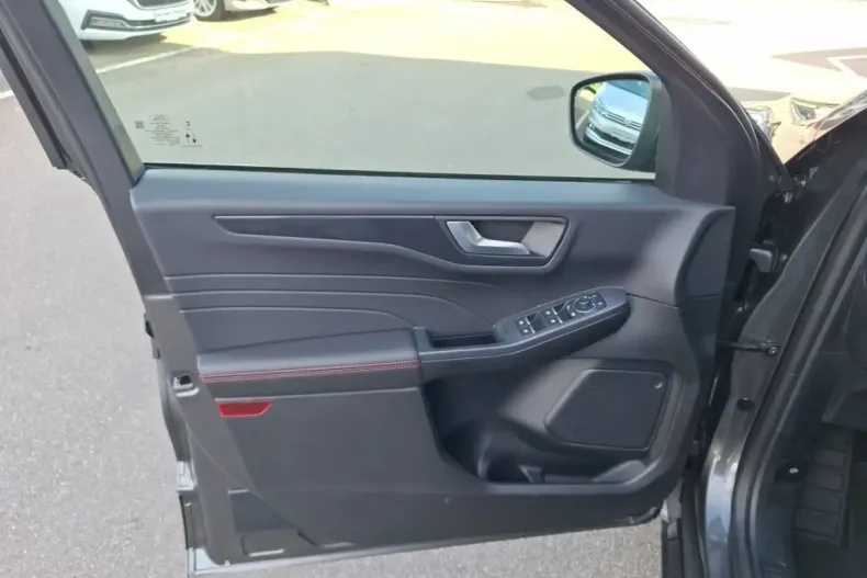 Ford Kuga din 2024 cu 7.530 km - oferta FOR119157 - foto 9