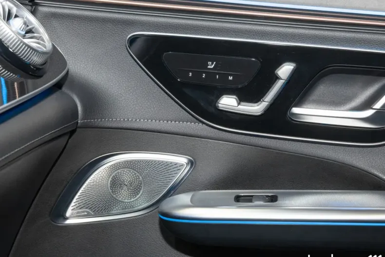 Mercedes-Benz EQE SUV din 2023 cu 7.067 km - oferta MER119161 - foto 12