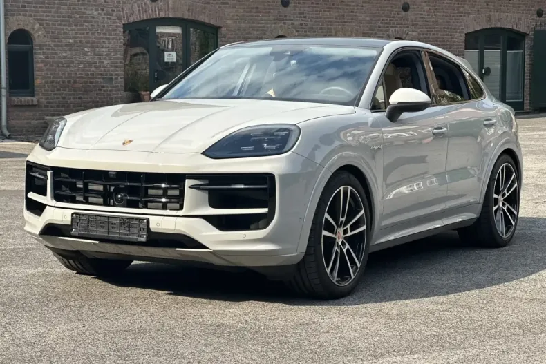 Porsche Cayenne din 2025 cu 9.900 km - oferta POR119175 - foto 1