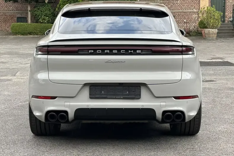 Porsche Cayenne din 2025 cu 9.900 km - oferta POR119175 - foto 2