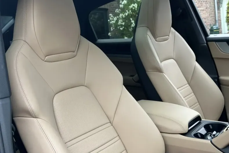 Porsche Cayenne din 2025 cu 9.900 km - oferta POR119175 - foto 4