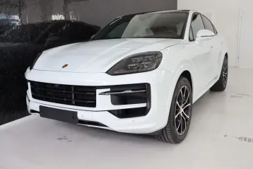 Porsche Cayenne din 2025 - oferta POR119180