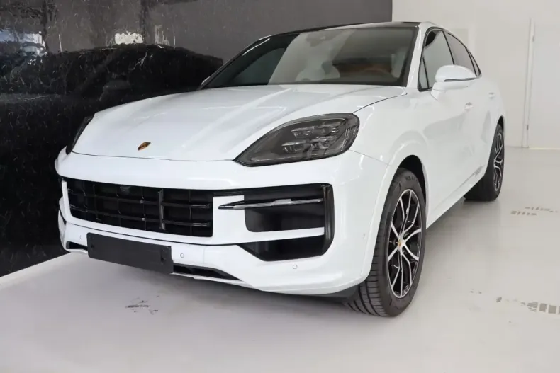 Porsche Cayenne din 2025 cu 90 km - oferta POR119180 - foto 1