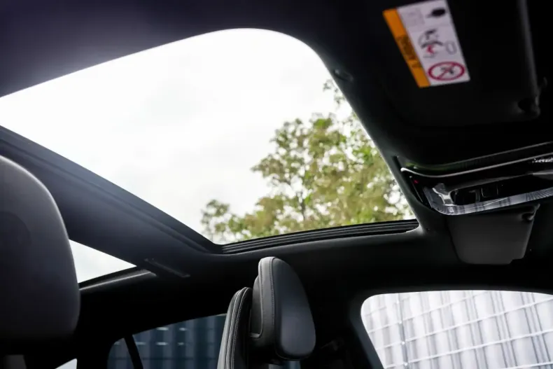 Mercedes-Benz EQS din 2023 cu 17.392 km - oferta MER119184 - foto 19