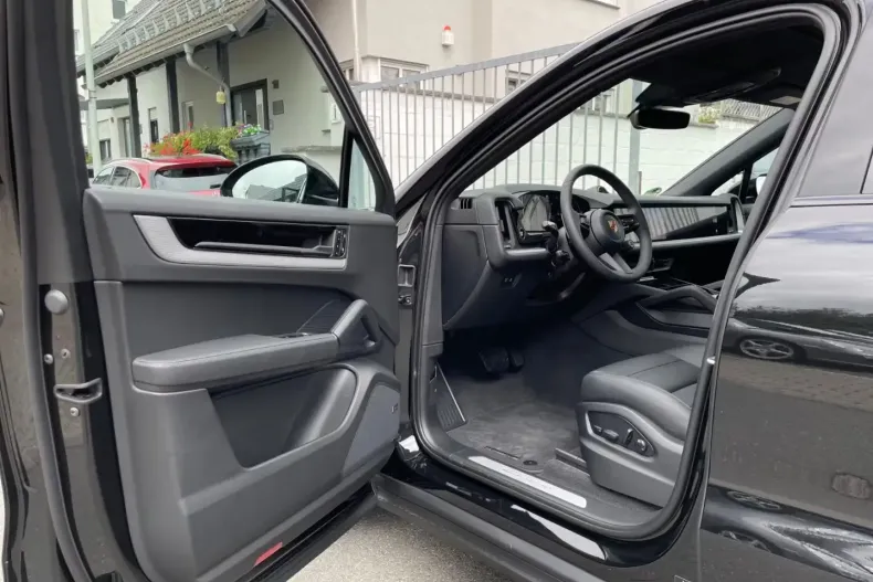 Porsche Cayenne din 2025 cu 30 km - oferta POR119199 - foto 5