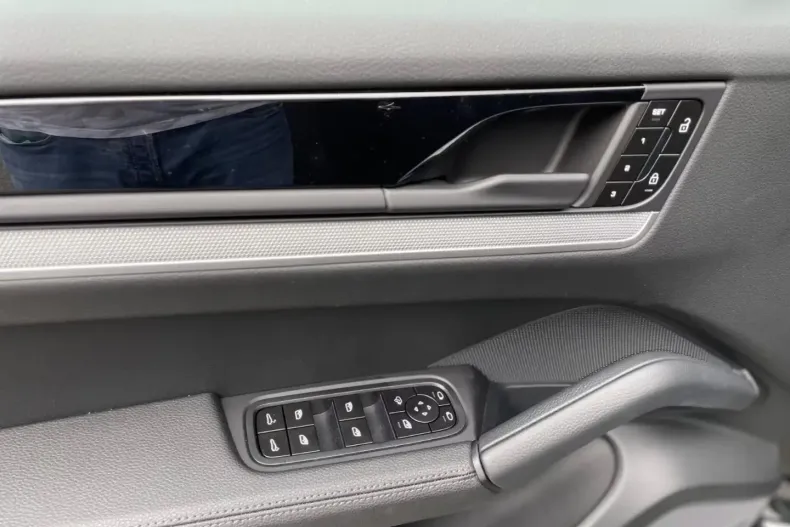 Porsche Cayenne din 2025 cu 30 km - oferta POR119199 - foto 13