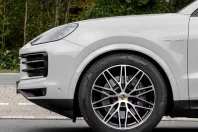 Porsche Cayenne din 2024 cu 5.470 km - oferta POR119216 - foto 3