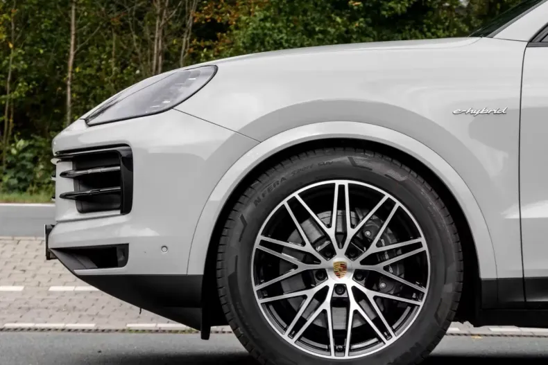 Porsche Cayenne din 2024 cu 5.470 km - oferta POR119216 - foto 3