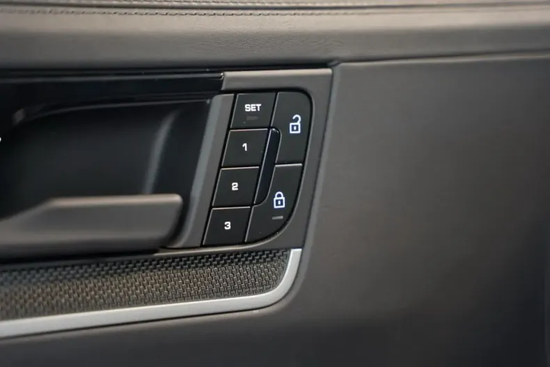 Porsche Cayenne din 2024 cu 26.500 km - oferta POR119244 - foto 28