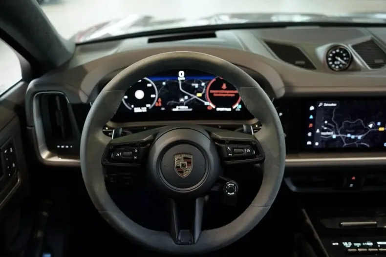 Porsche Cayenne din 2024 cu 26.500 km - oferta POR119244 - foto 39