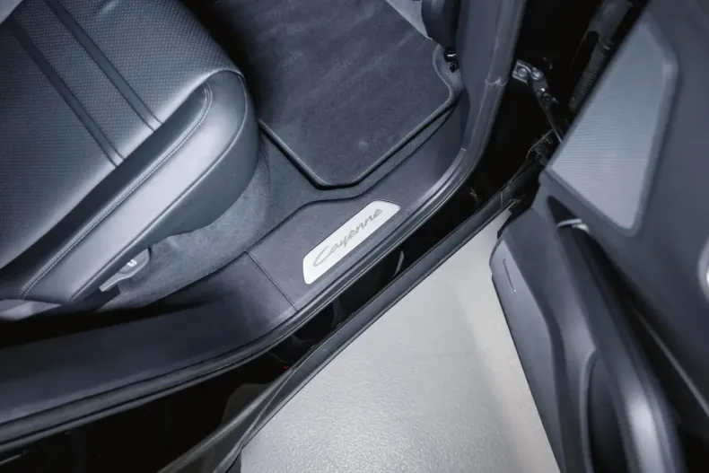 Porsche Cayenne din 2024 cu 19.690 km - oferta POR119246 - foto 29
