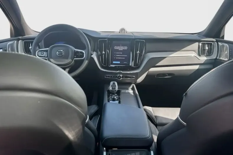 Volvo XC60 din 2023 cu 42.911 km - oferta VOL119268 - foto 8