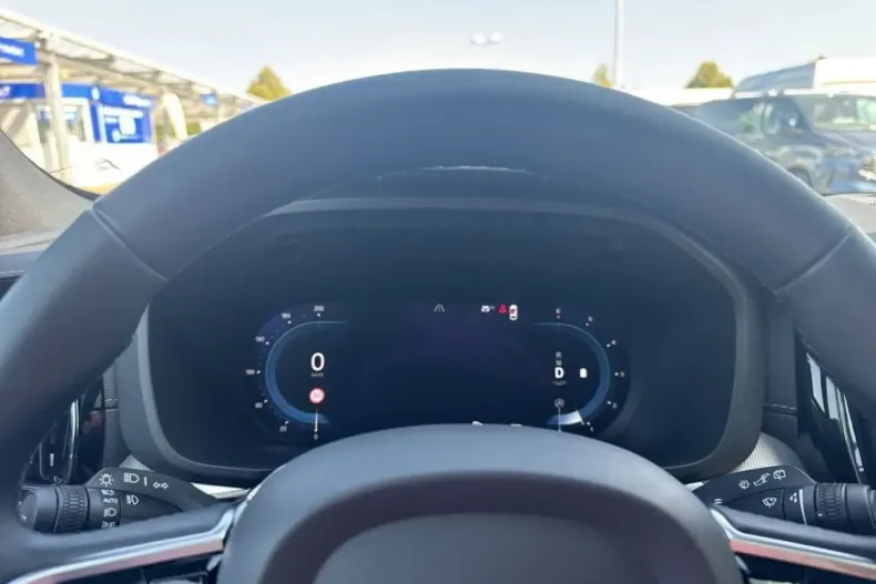 Volvo XC60 din 2023 cu 42.911 km - oferta VOL119268 - foto 10