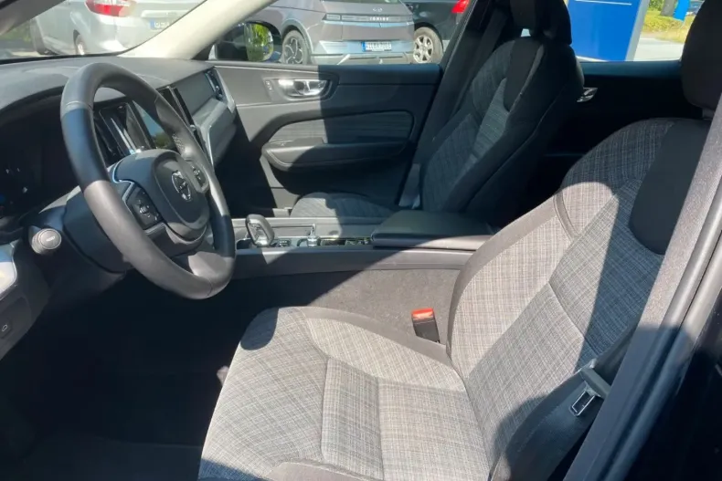 Volvo XC60 din 2023 cu 45.958 km - oferta VOL119280 - foto 7