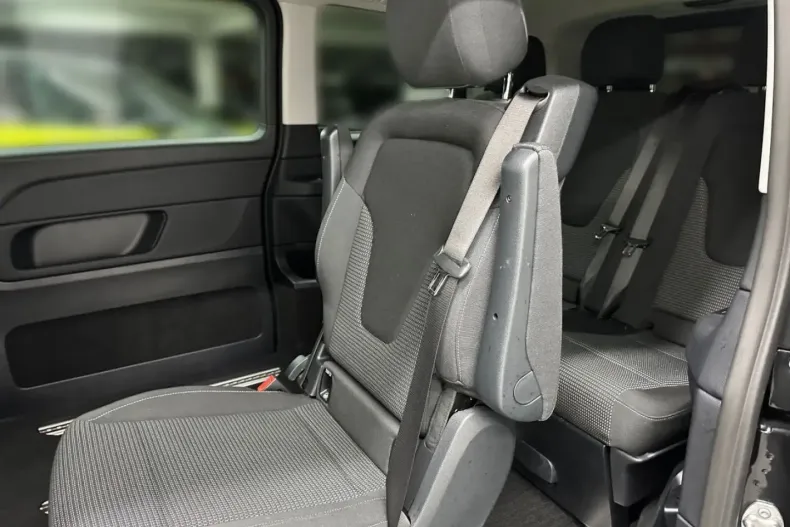 Mercedes-Benz V 250 din 2023 cu 53.190 km - oferta MER119281 - foto 12