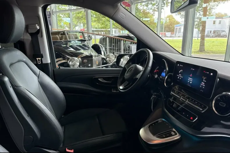 Mercedes-Benz V 300 din 2023 cu 48.385 km - oferta MER119283 - foto 7