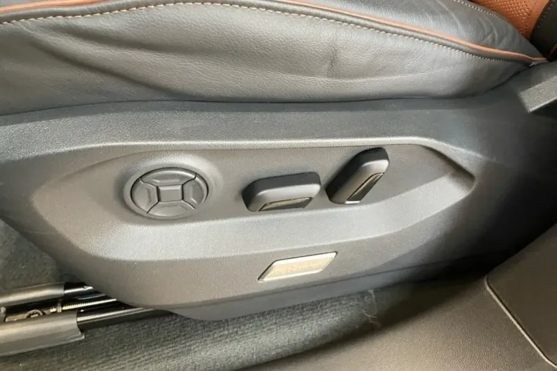 Volkswagen Touareg din 2024 cu 8.914 km - oferta VOL119322 - foto 17