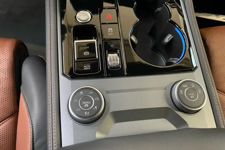 Volkswagen Touareg din 2024 cu 8.914 km - oferta VOL119322 - foto 19