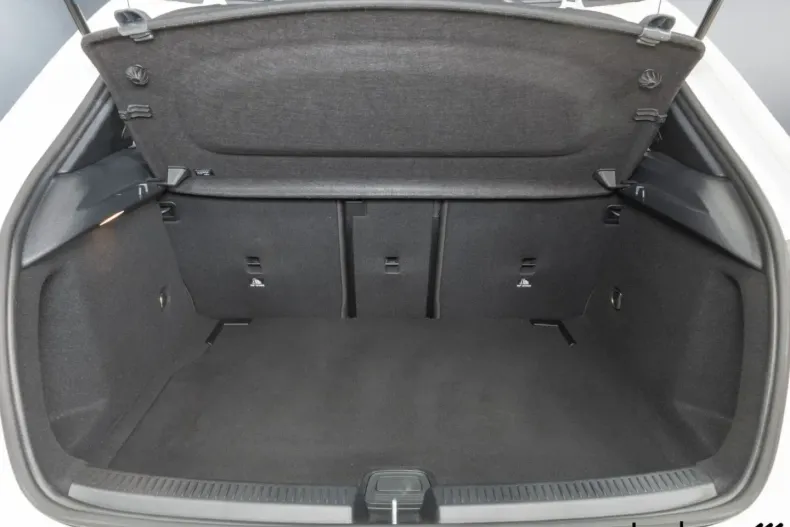 Mercedes-Benz A 180 din 2023 cu 15.592 km - oferta MER119332 - foto 9