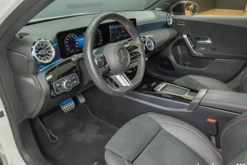 Mercedes-Benz A 180 din 2023 cu 15.592 km - oferta MER119332 - foto 10