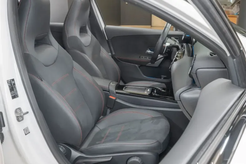 Mercedes-Benz A 180 din 2023 cu 15.592 km - oferta MER119332 - foto 14